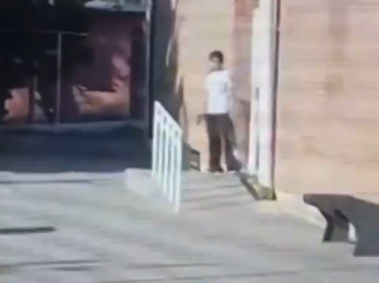Pánico en Argentina: adolescente dispara con un arma y se atrinchera en un colegio (VIDEO)