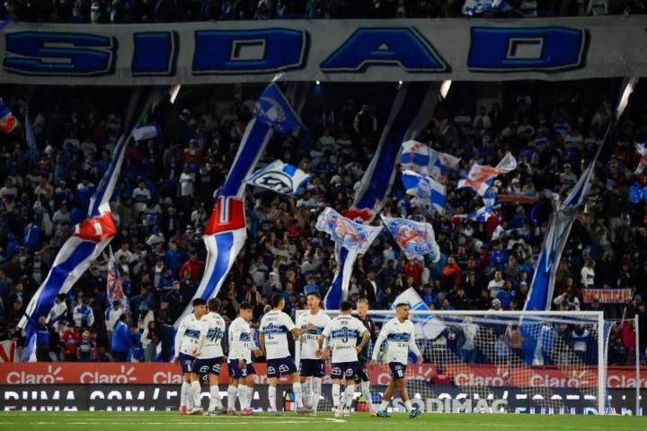Universidad Católica sorprende y anuncia amistoso contra Uruguay en el Claro Arena