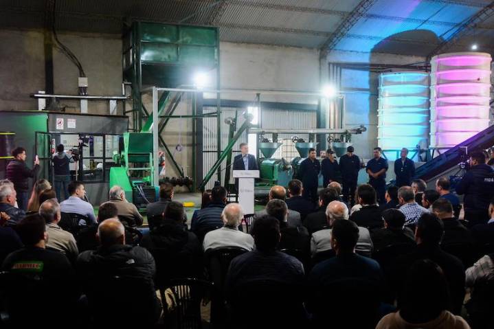 Nueva empresa industrial en Las Breñas: Zdero acompañó la apertura de Bru y Ka SRL
