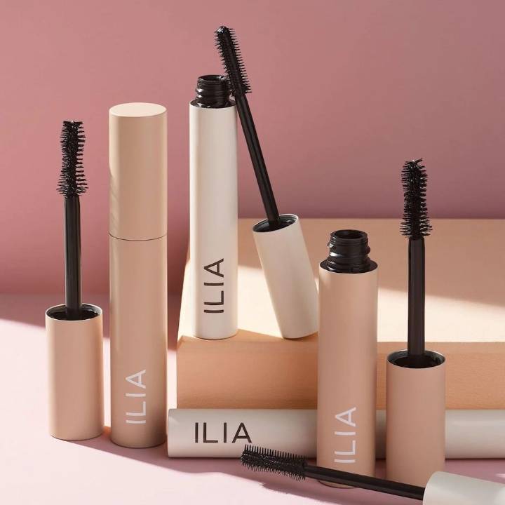 Best mascaras in Canada, from waterproof to tubing