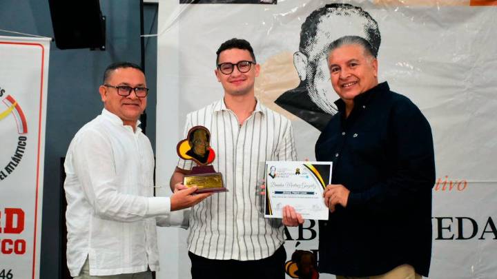 Brandon Martínez, de El Colombiano, galardonado con el Premio Nacional de Periodismo Deportivo Tecnoglass
