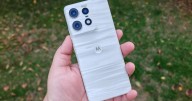 Este Motorola de 512GB es una BESTIA: tiene carga de 125W y lo tendrás al 100% en 8 minutos
