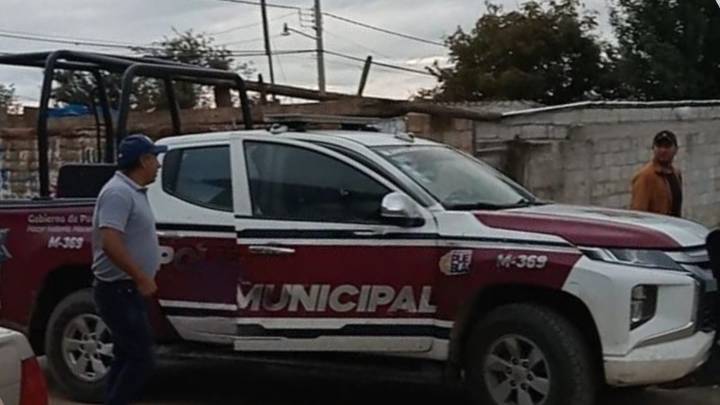 Derrumbe de arena deja un muerto en Santa Rita Tlahuapan; pobladores impiden paso a las autoridades