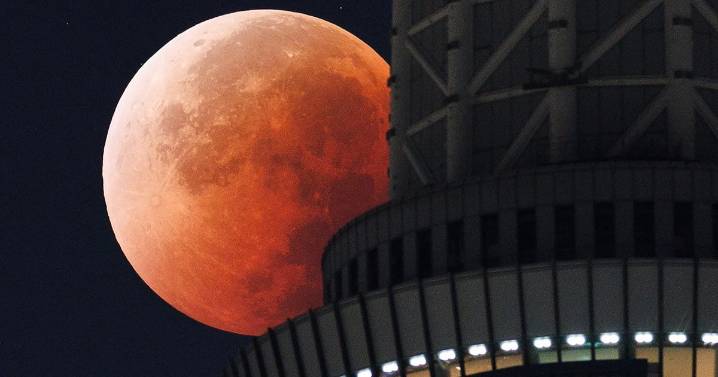 Blood moon seen in stunning photos around the world