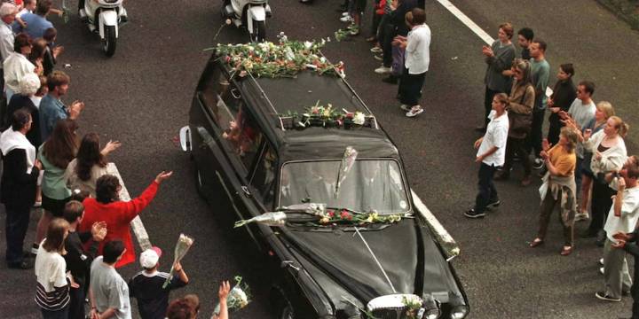 Una Londres desbordada y 2.500 millones de personas atentas al televisor: el día que el mundo lloró la muerte de Lady Di