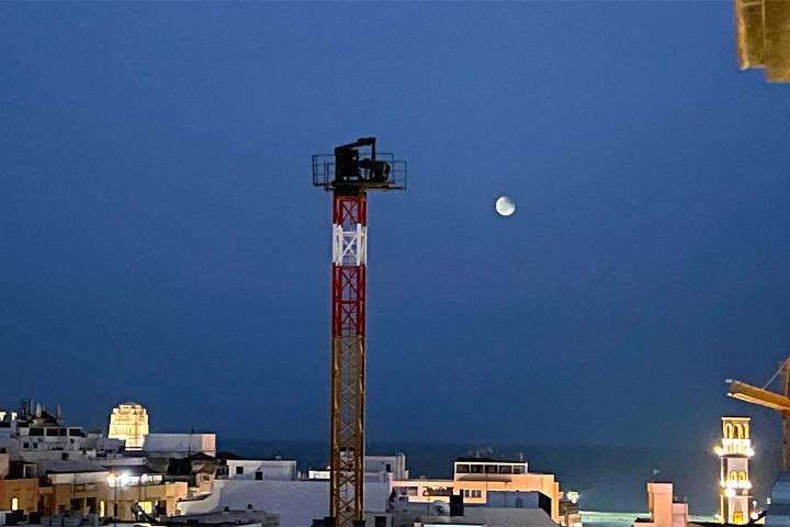 Una “Luna de Sangre” parcial y difusa en Canarias: eclipse entre calima