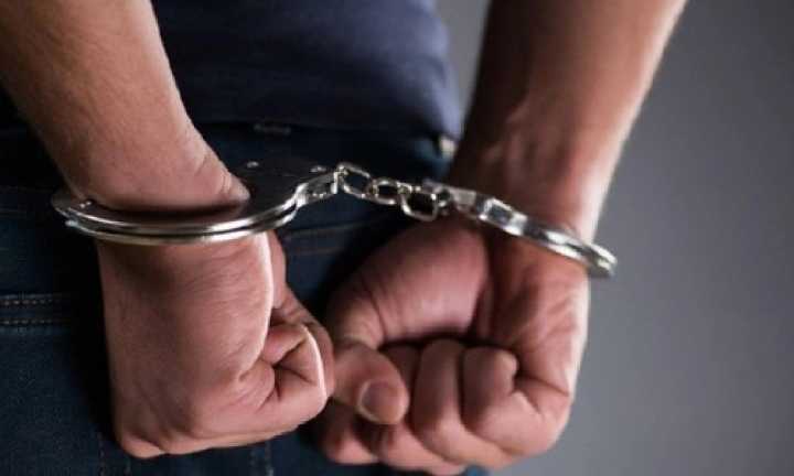 Man pelts stone, breaks MTC bus window pane; held in Koyambedu