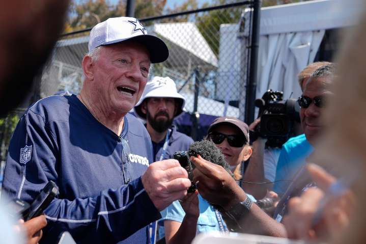Jerry Jones shares if he considered selling Cowboys during cancer battle