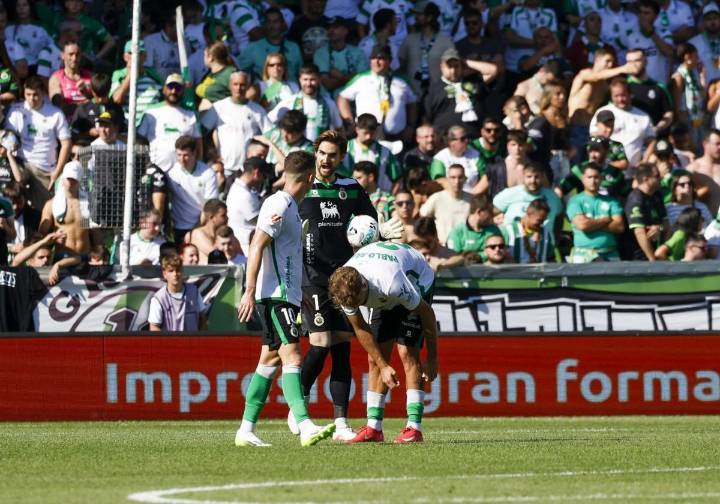El Racing se desangra en defensa