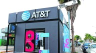 Yaavs inaugura primera tienda AT&T en Mérida