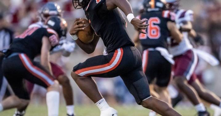 Catholic opens season with win over Destrehan behind running back's four