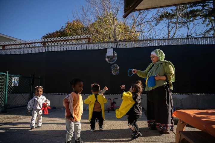 Judge Halts Trump Policy Denying Schools, Shelters to Certain Immigrants