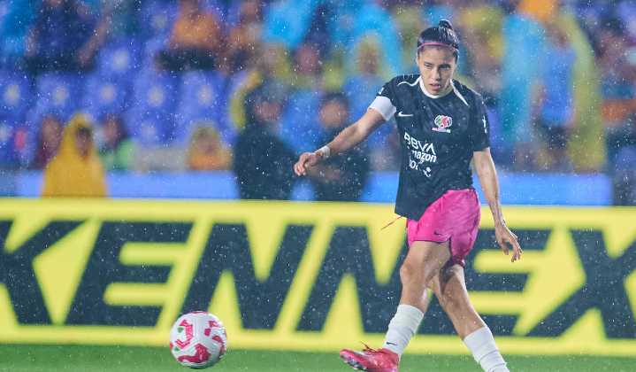 Histórica sí, la más cara ya no: Jacqueline Ovalle es rebasada como la futbolista más costosa