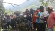 Defensoría del Pueblo pidió suspender conversaciones con disidencia tras asonada en la que fueron quemados dos militares en operación en Putumayo