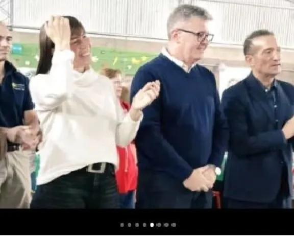 El Centro de Adultos Mayores “Atardecer Feliz” celebró 16 años en Plaza Huincul