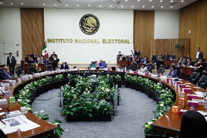 Aseguran consejeros del INE que votan en total libertad y sin presiones