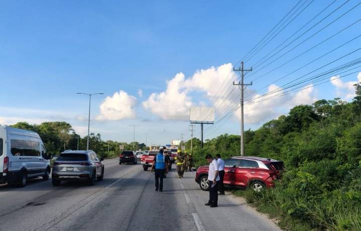 Accidente en la Cancún–Playa deja un herido y tráfico intenso