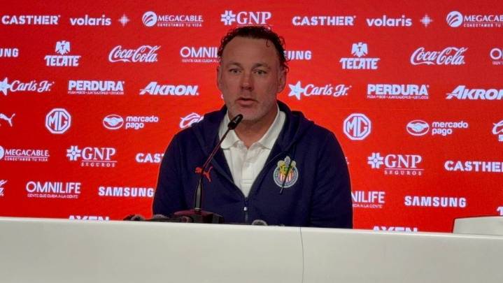 Milito niega oferta de Independiente; está contento en Chivas