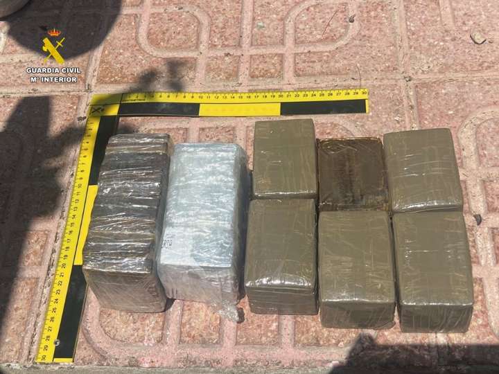 Detenida una abuela por ocultar droga en un carrito de bebé en Torrevieja  