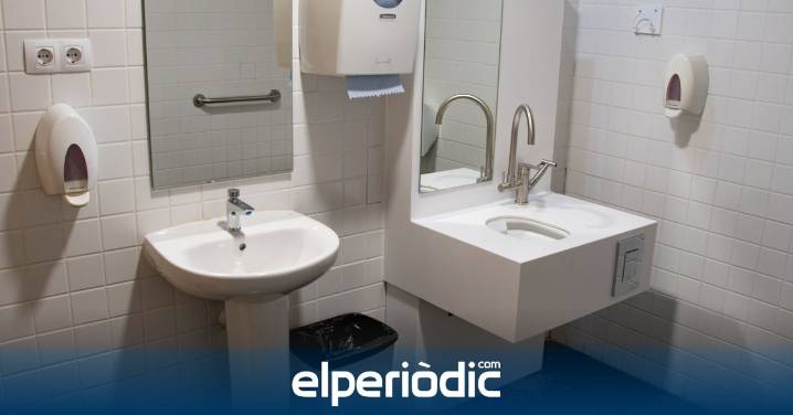 El Hospital de Dénia instala un baño adaptado para mejorar el bienestar de las personas ostomizadas