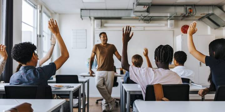 High schoolers' reading and math scores kept declining during COVID, with performance among seniors hitting its lowest point in over two decades