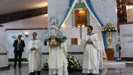 Realizan bajada de la imagen de Nuestra Señora de los Remedios en el barrio de Tequis