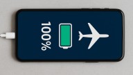 Conoce el beneficio de cargar el móvil en modo avión; truco de experto
