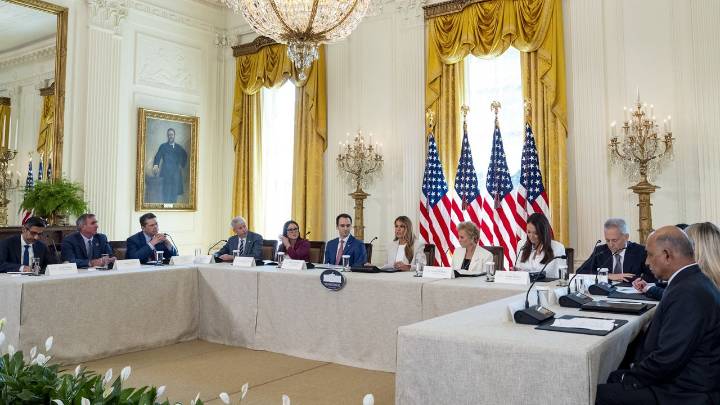 Melania Trump hosts AI meeting with Google CEO, tech leaders