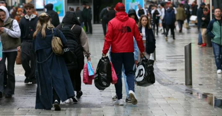 DWP handing £749 support payment to people with five common conditions