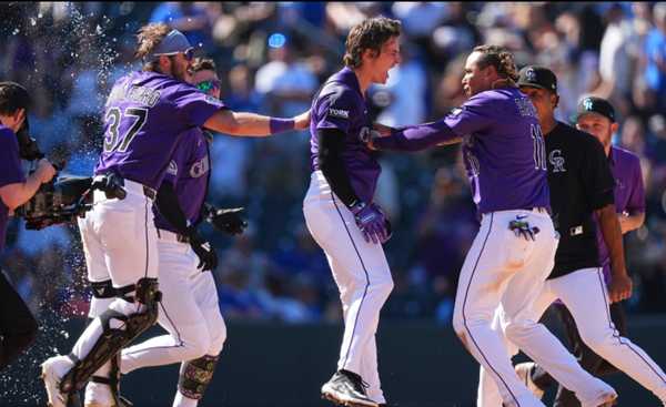 Walk-off triple lets Rockies avoid Cubs sweep 6