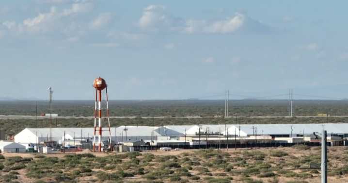New West Texas immigration detention facility is a "giant tent city," congresswoman says