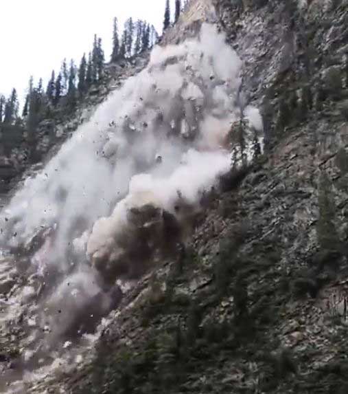 Vehicles washed away, houses damaged in Kinnaur cloudburst