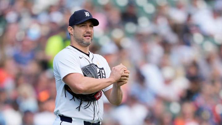 Lead melts away, Tigers tripped by last