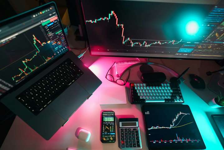 TON Strategy Starts Share Buyback, Treasury Staking After Shares Plunge 40%