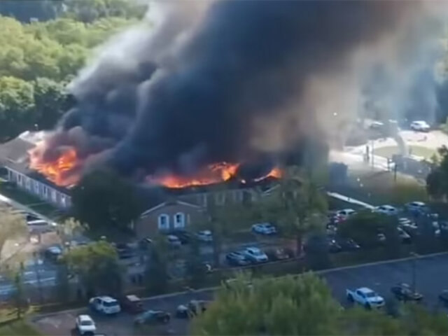 "Múltiples víctimas" deja tiroteo en iglesia mormona de EEUU: tras ataque se registró un incendio en el local