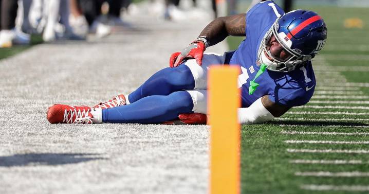 Giants' Malik Nabers carted off against Chargers with knee injury