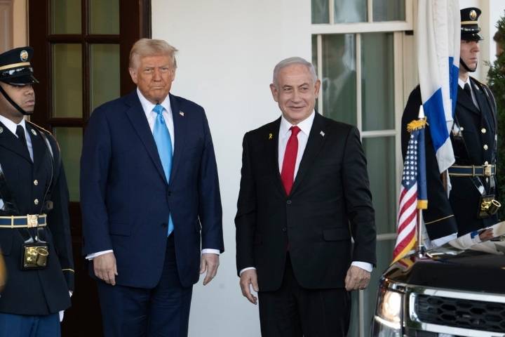 Trump y Netanyahu presentan plan de paz en Gaza condicionado a respuesta de Hamas