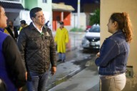 Visita Leo Montañez a familias del fraccionamiento La Casita