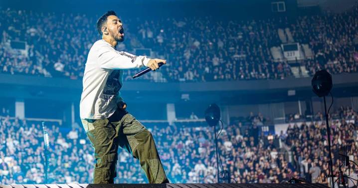 Photos: Linkin Park makes Rogers Arena "Faint" | Georgia Straight Vancouver’s source for arts, culture, and events