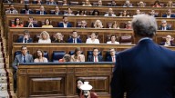 Bronco cara a cara Sánchez-Feijóo: "Es ejemplar haber convertido la Moncloa en un centro de negocios"