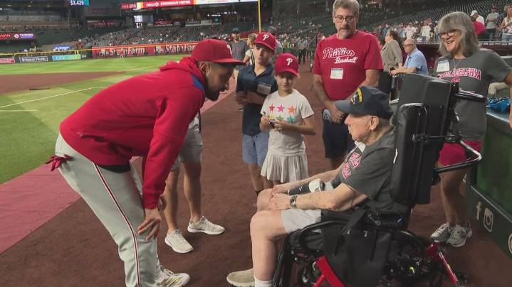 Diamondbacks honor 99-year-old Phillies fan, WWII veteran at Chase Field