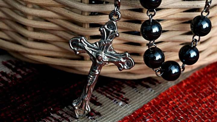 Octubre, mes del Santo Rosario; una tradición que surgió hace siglos