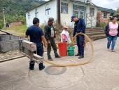 Sácama recibe suministro de agua en carrotanques tras afectación en bocatoma