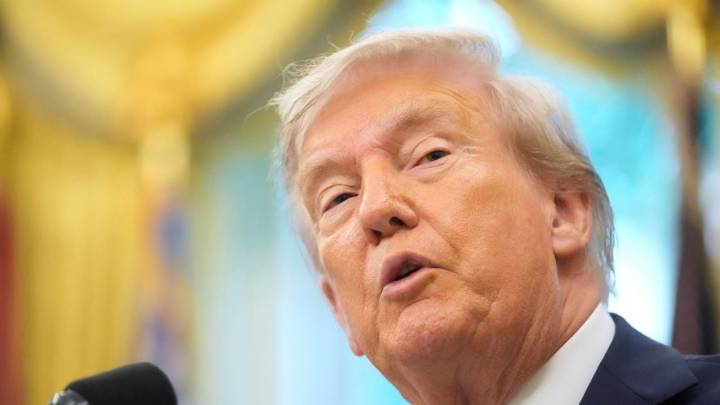 Trump anuncia que EU realizó un ataque militar contra un barco con drogas que salió de Venezuela