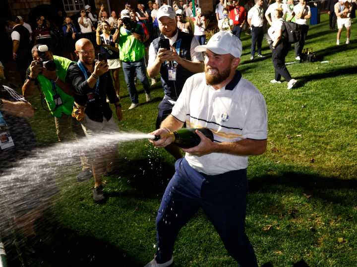 Europe win emotional Ryder Cup triumph after US fightback
