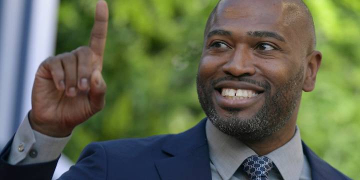 Former NFL standout Shaun Alexander and wife announce baby 14 is on the way