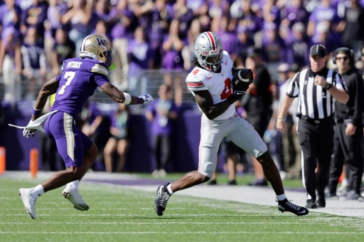 No. 1 Ohio State pulls away to beat Washington 24