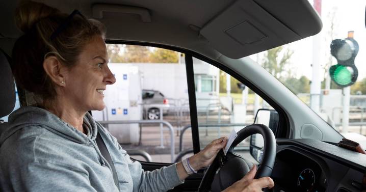 Driving instructor says many don't know what green light means