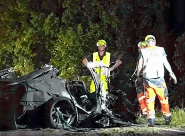 Man and two children burn alive trapped in Tesla after horror crash with rescuers 'unable to work car’s door handles'