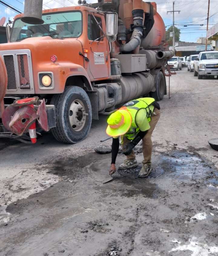Realizó COMAPA acciones de mantenimiento a la red sanitaria en la colonia La Joya